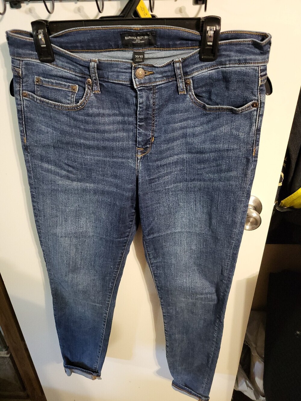 BANANA REPUBLIC WOMANS SKINNY JEANS SZ 30/10